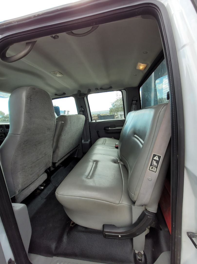 2008 FORD F750 - Image 4